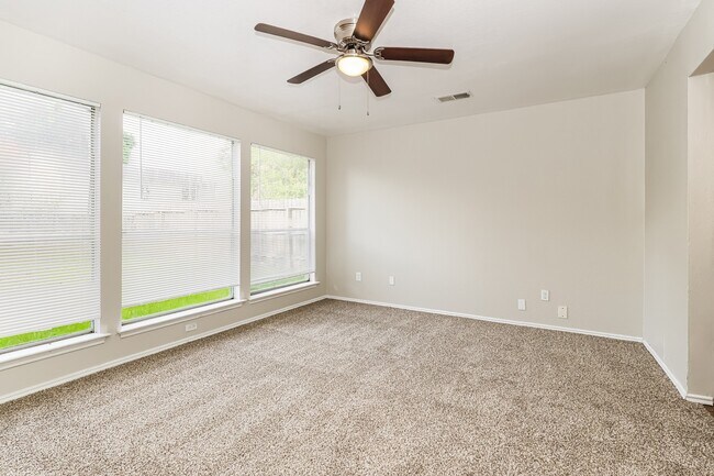 Building Photo - 2322 Piddler Dr