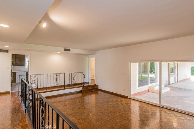 Building Photo - 13104 Magnolia Blvd