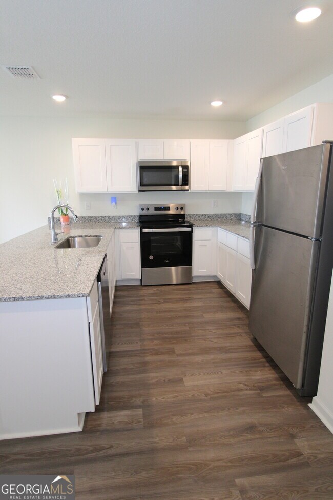 Building Photo - 205 Landing Blvd