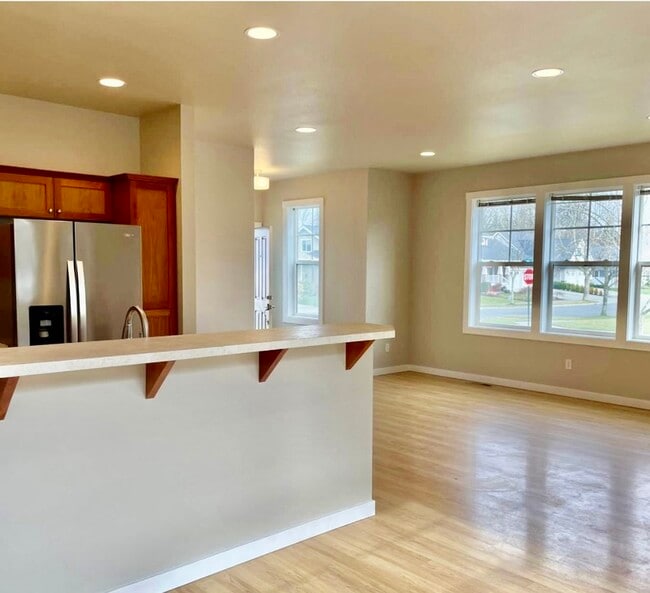 Building Photo - 1468 Foxtail St