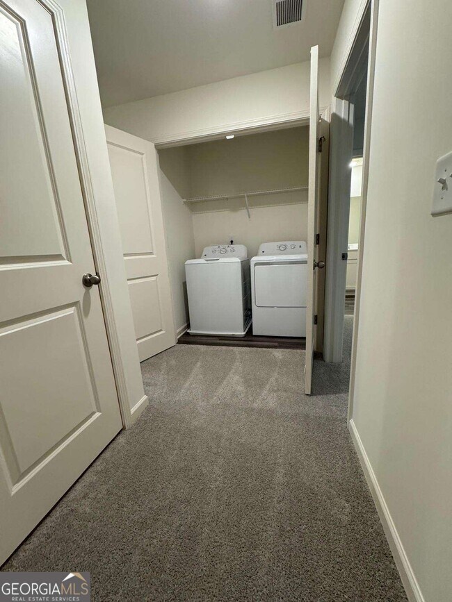 Building Photo - 87 Ingleton Dr