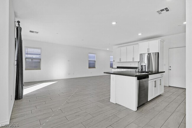 Building Photo - 303 Fletcher Fls St