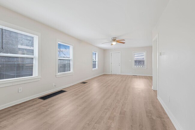 Building Photo - 1997-1999 W Broad St