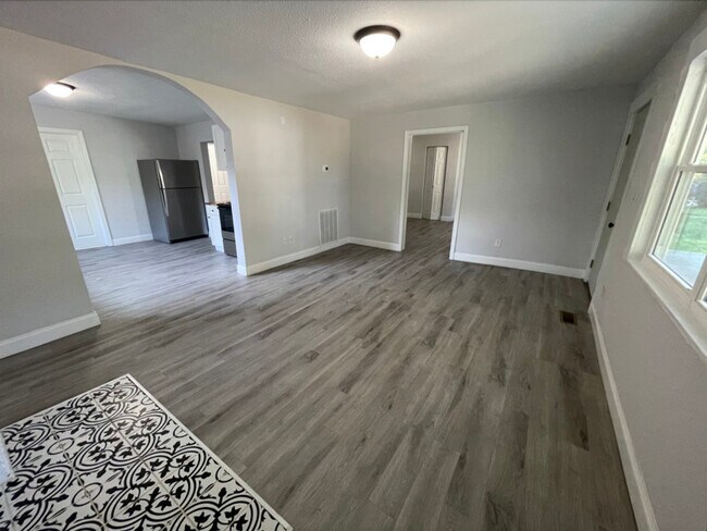 Building Photo - 1408 Iredell Ave