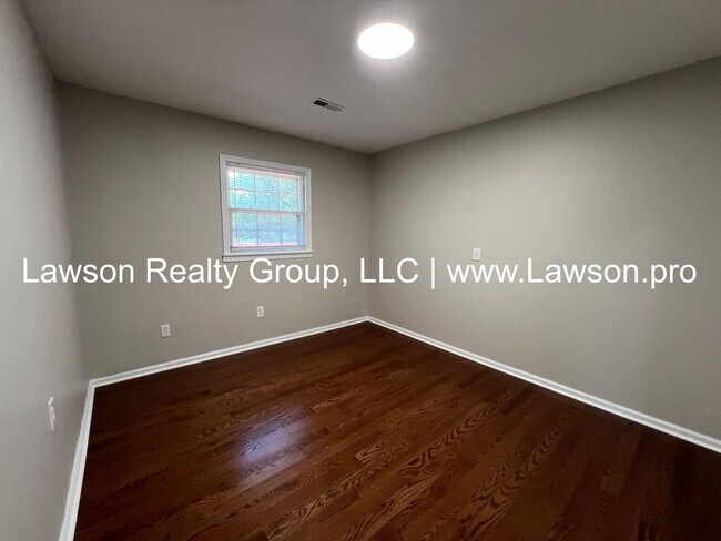 Building Photo - Five Bedroom, Updated Split Level in South...