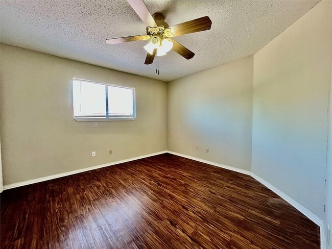 Building Photo - 3055 Olympia Dr