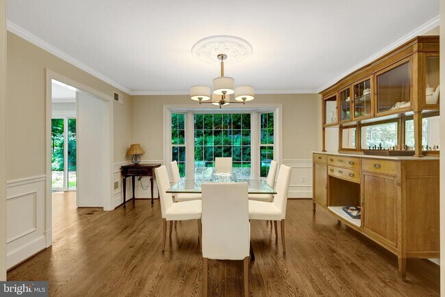 Building Photo - 7845 Old Dominion Dr