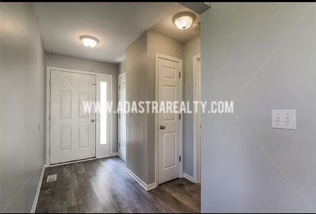 Building Photo - Spacious 3 Bed/2.5 Duplex in Louisburg-Available NOW!!