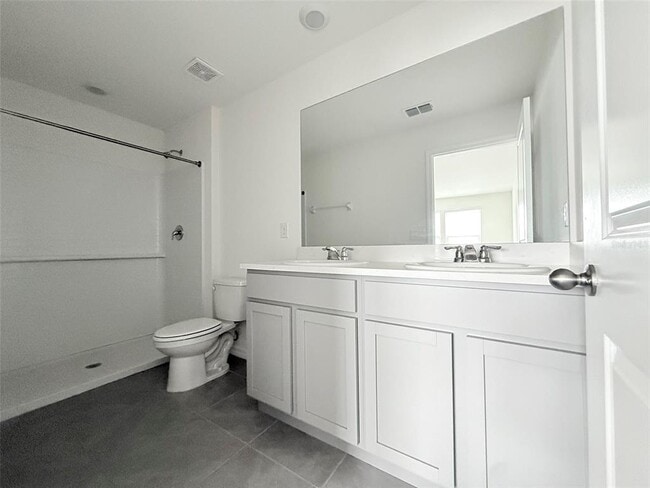 Building Photo - 8220 SW 67th Ave