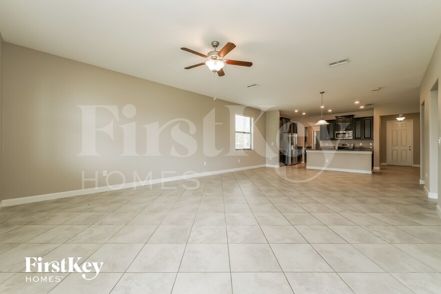 Building Photo - 9901 Victory Gallop Loop
