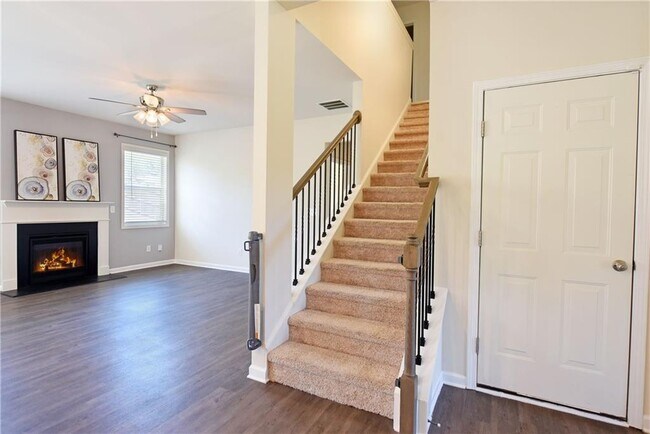 Building Photo - 4255 Sunflower Cir