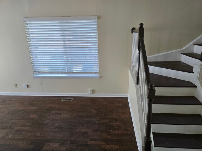 Building Photo - 14030 Danbury Dr