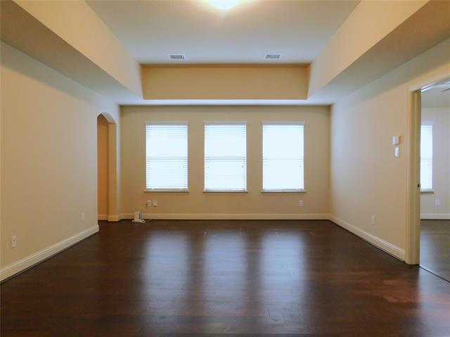 Building Photo - 1704 Serra Dr