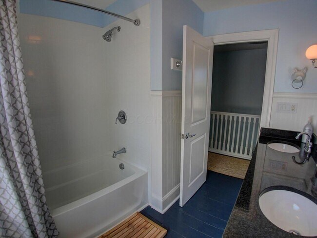 Building Photo - 95 Hull Aly