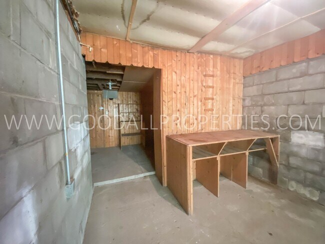 Building Photo - Charming 2 Bed, 2 Bath Home Available in Adel