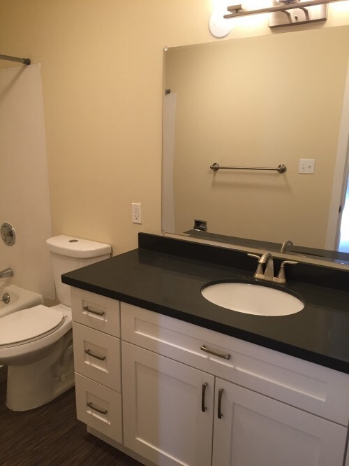 THE BANBURY 2 bedrooms 1000 E Aloha St Seattle WA 98102 Apartment