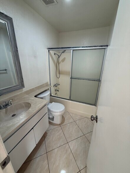 Building Photo - 7782 Newman Ave