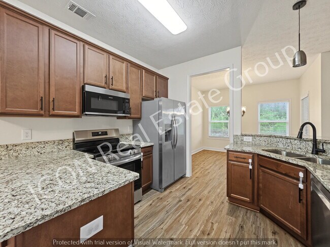 Building Photo - 3/2 Ranch home on large lot!