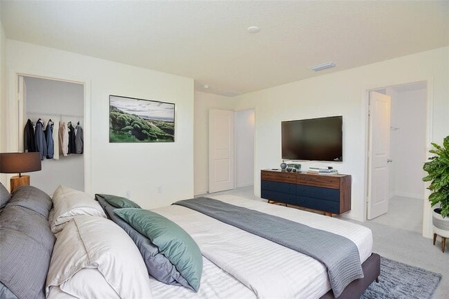 Building Photo - 402 Sequoia Dr