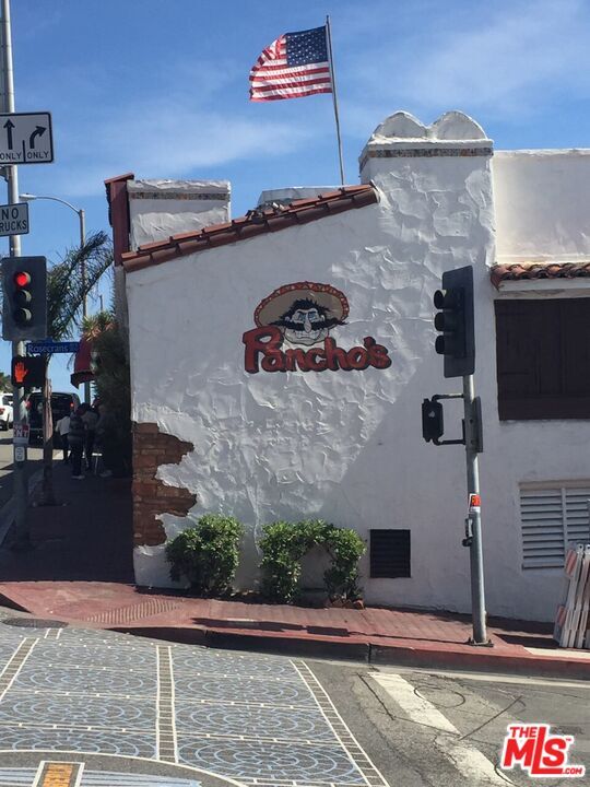 Building Photo - 472 Rosecrans Ave