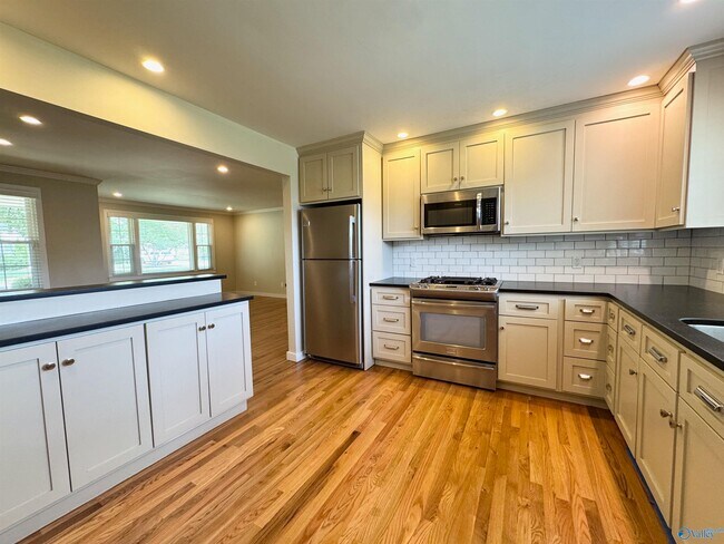 Building Photo - 6609 Chadwell Rd SW