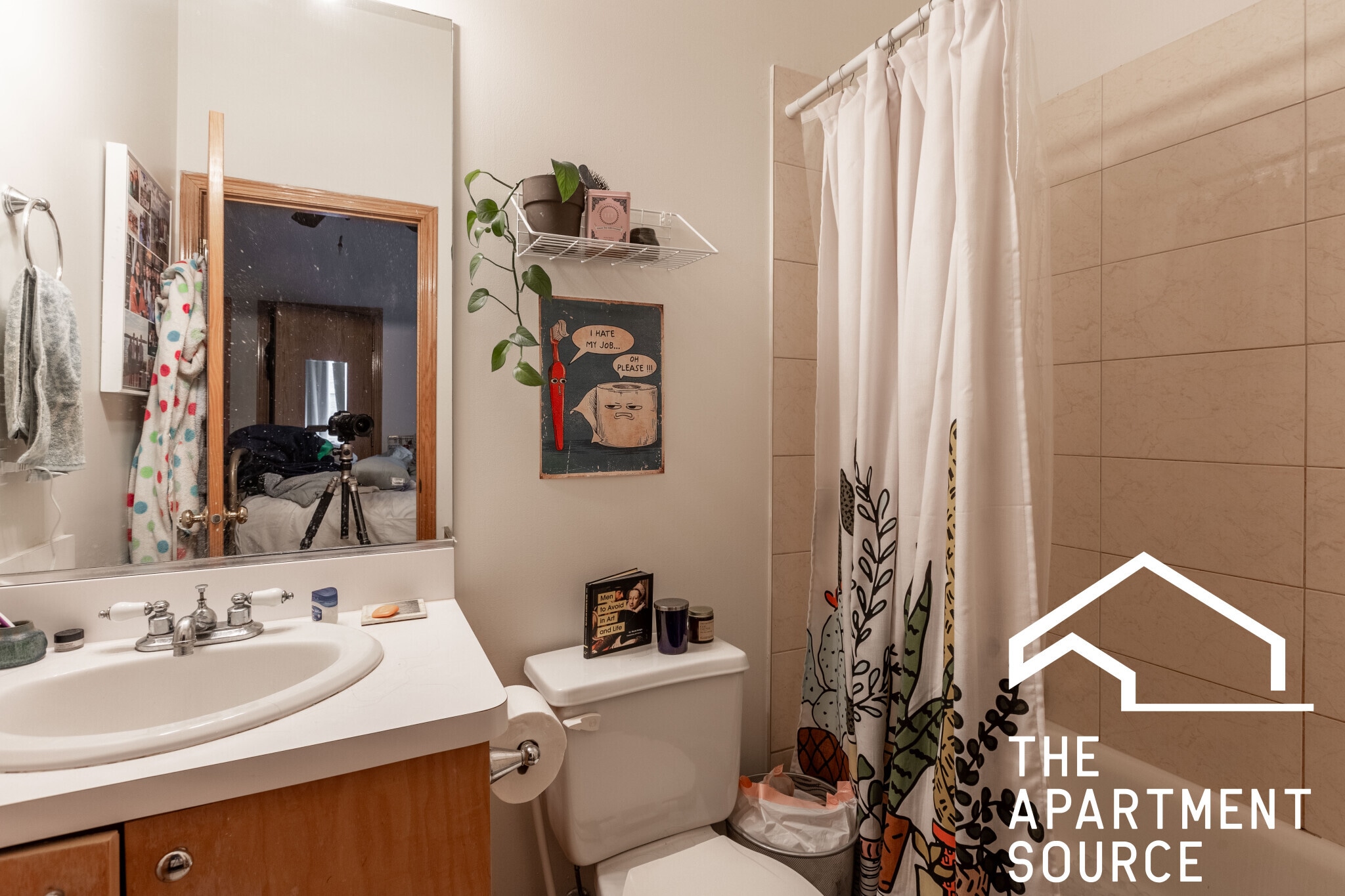 Building Photo - 1446 N Leavitt St