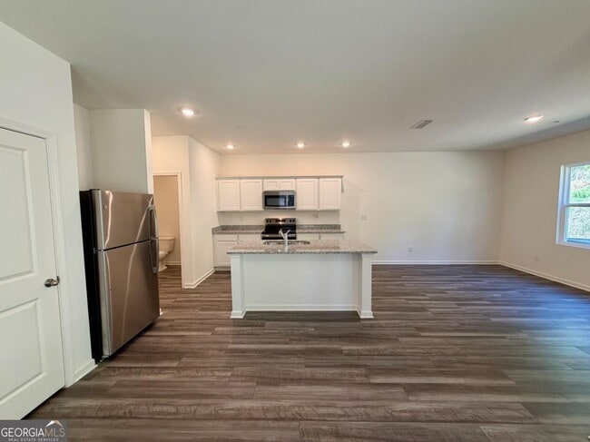 Building Photo - 1232 Fagiolo St