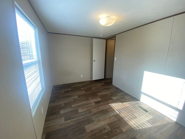 Building Photo - 102 Claude Simmons Rd