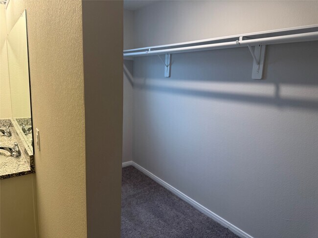 Building Photo - 15520 Taylorcrest Dr