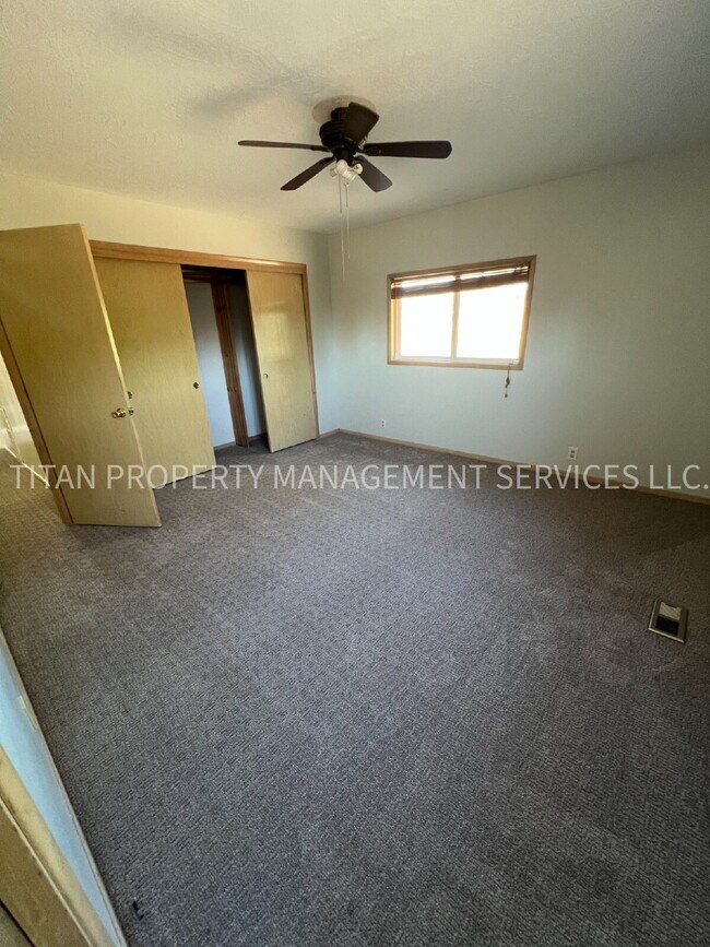 Building Photo - Charming 4-Bed Farm house with 2.5 Baths o...