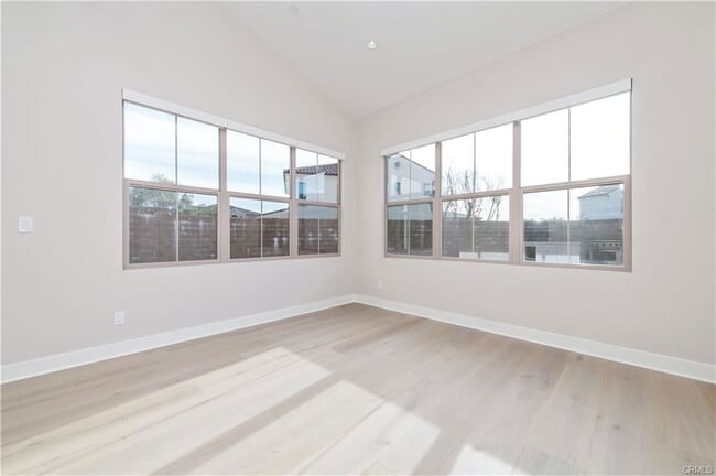 Building Photo - 128 Rimstone