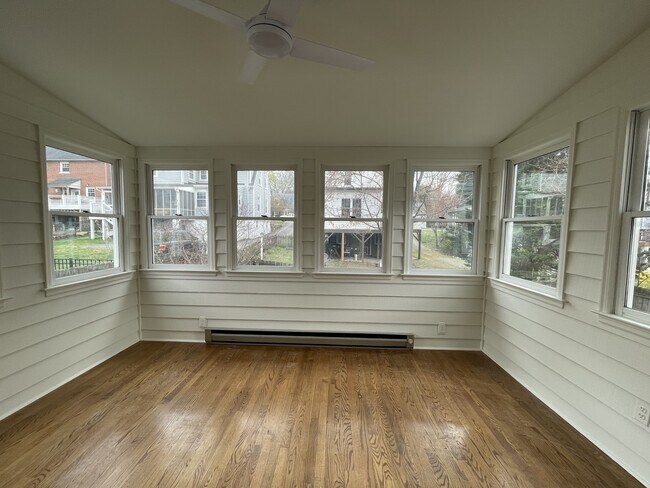 Building Photo - 3417 Plymouth Pl