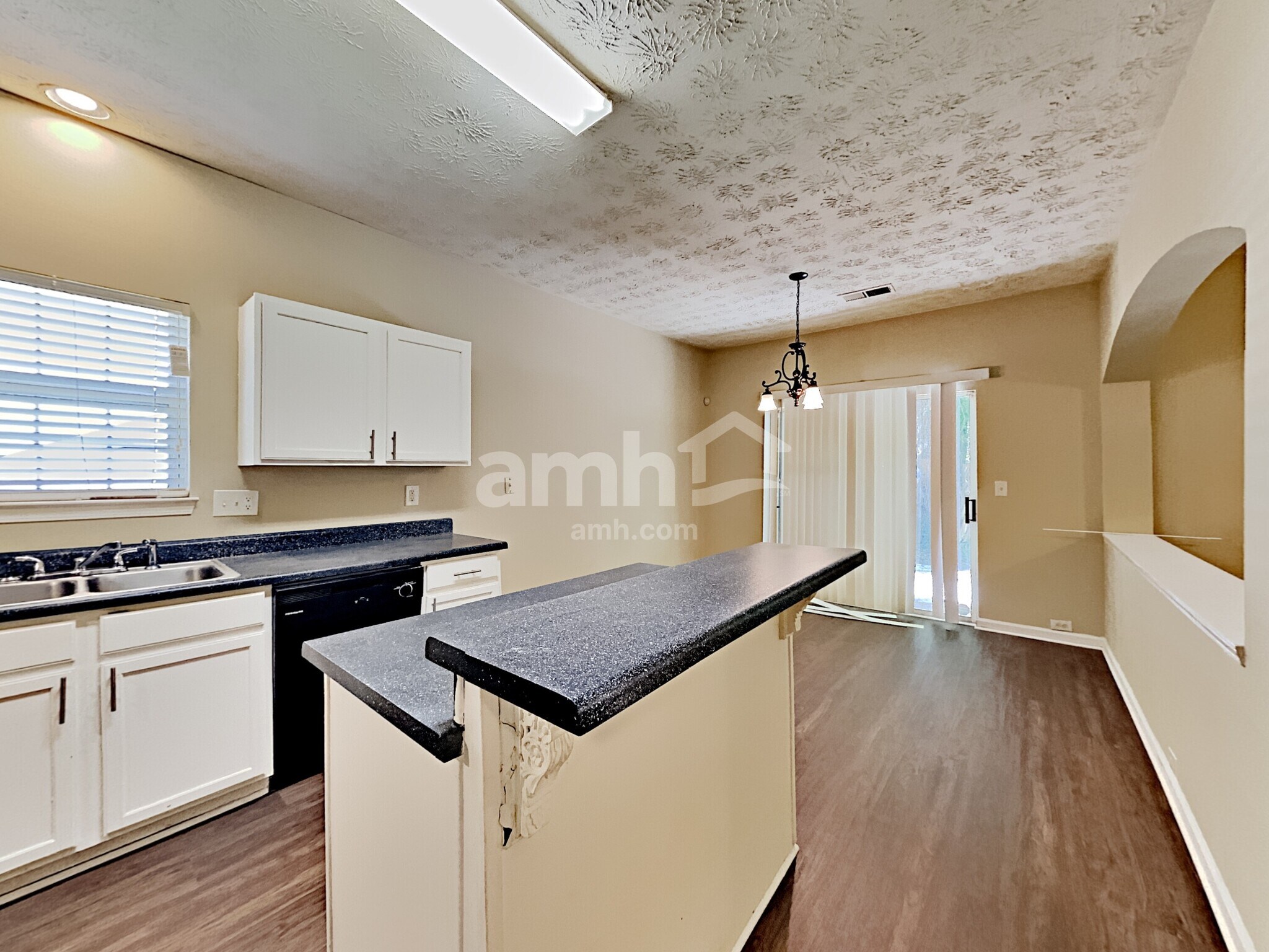 Building Photo - 6812 Bridgewood Dr