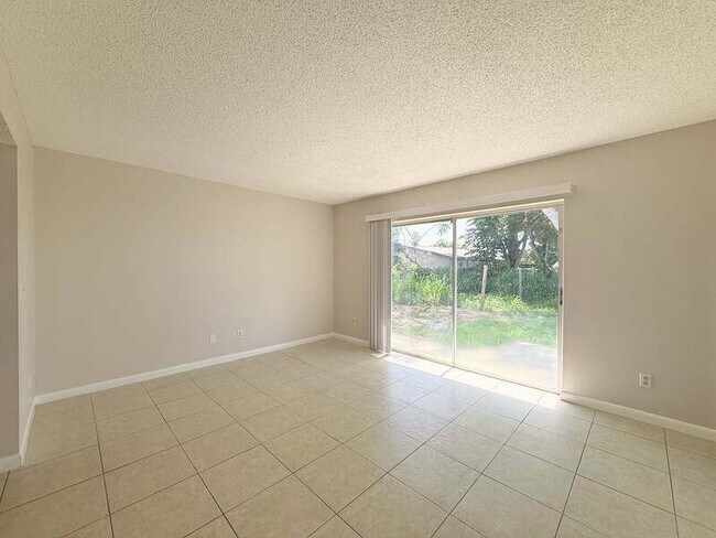 Building Photo - 1454 Trotter Rd