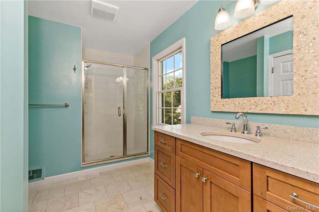 Building Photo - 46 Hemlock Dr