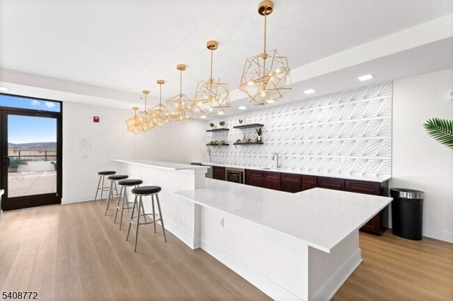 Building Photo - 321 E 3rd St