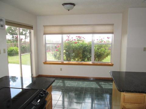 Building Photo - Large 4 Bedroom House in La Cueva District