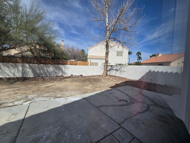 Building Photo - 2757 Trotwood Ln