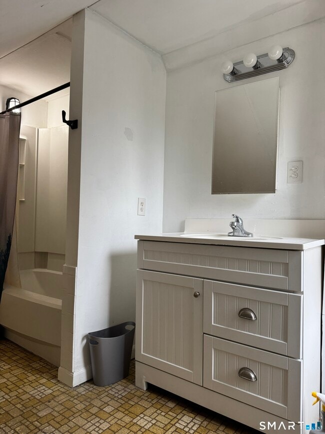 Building Photo - 57-59-59 Woodbridge Ave