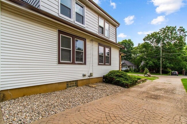 Building Photo - 7255 Osceola Dr