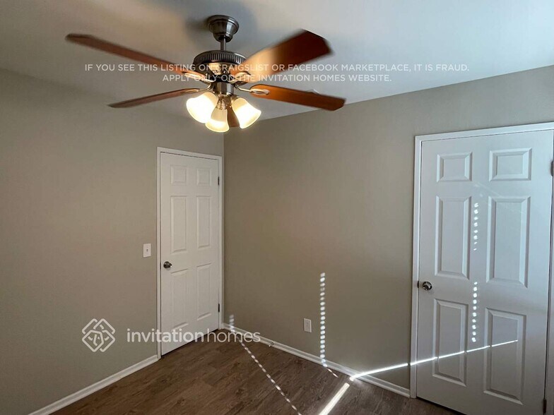 Building Photo - 42550 Blossom Dr