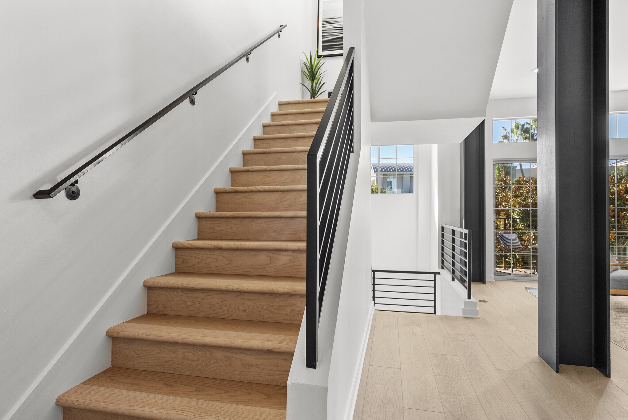 Building Photo - 5350 Playa Vista Dr