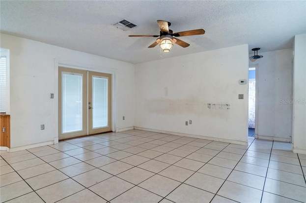 Building Photo - 5010 Larch Ln