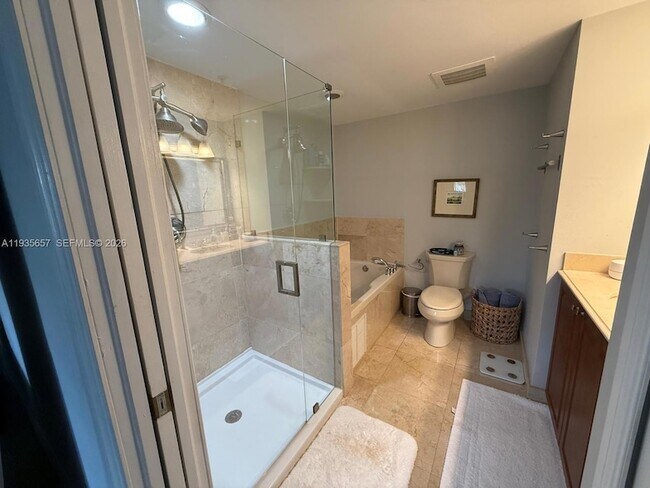 Building Photo - 101 Sidonia Ave