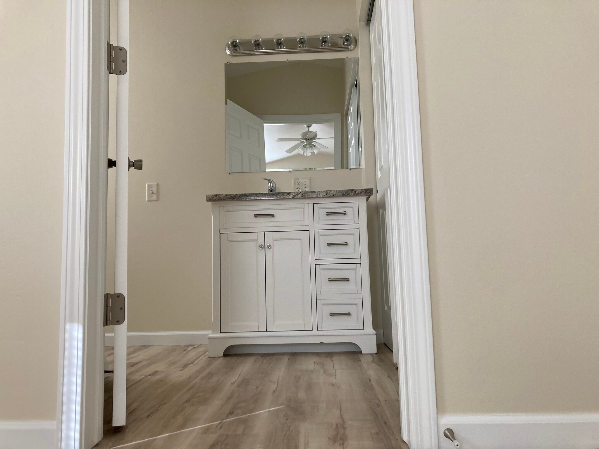 Building Photo - 51 E Main St