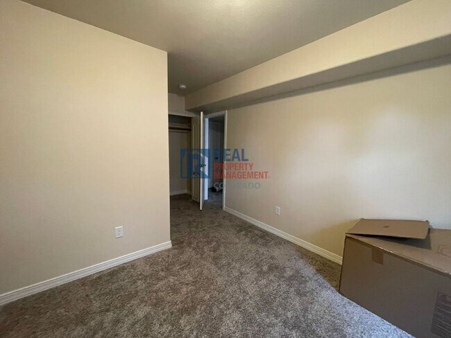 Building Photo - 10470 Mount Emerald Dr