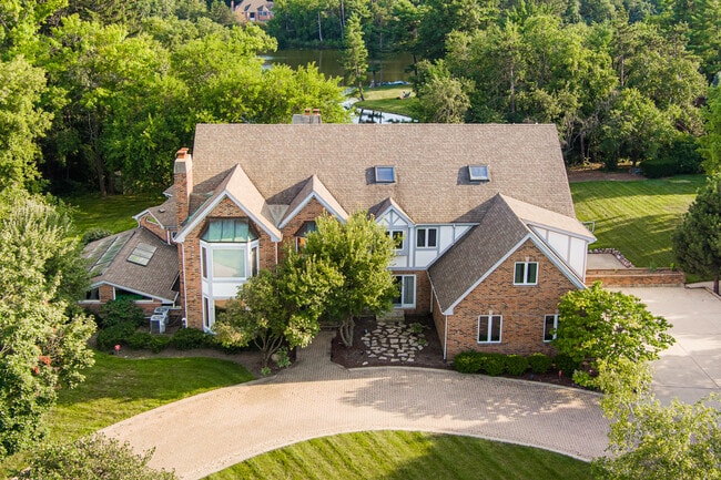 Building Photo - 22199 W Thornridge Dr