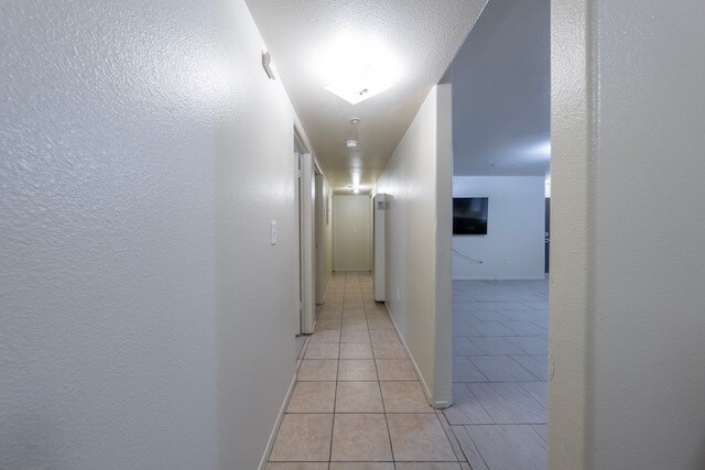 Building Photo - 5231 Huntington Dr N
