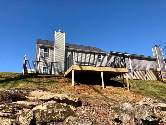 Building Photo - 7403 Ladd Rd