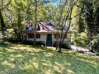 Building Photo - 665 Gregory Manor Dr SW